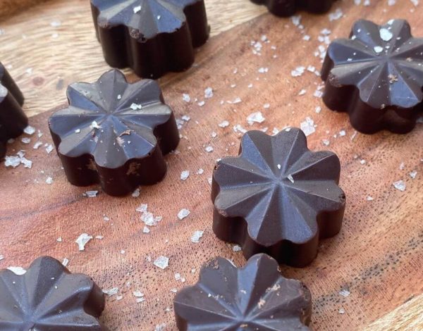 How to make vegan raw chocolate at home