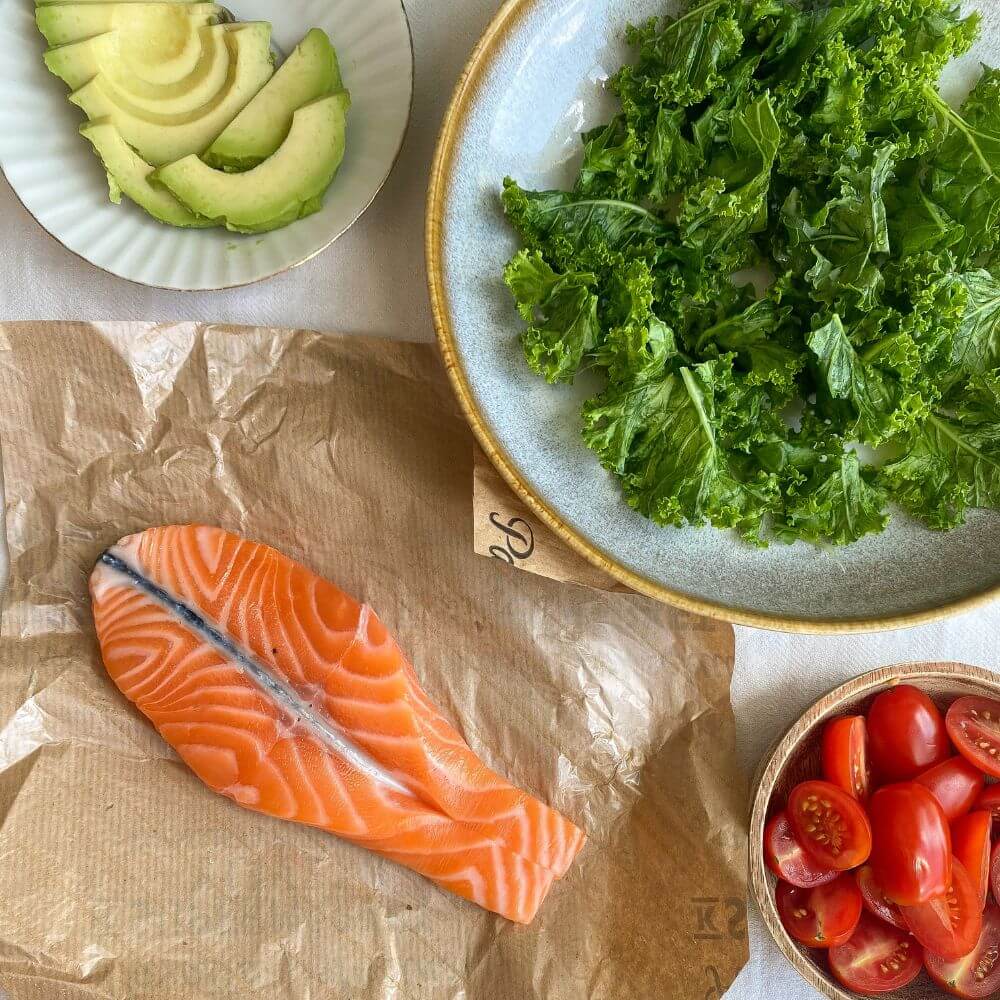 Mediterranean salmon salad bowl