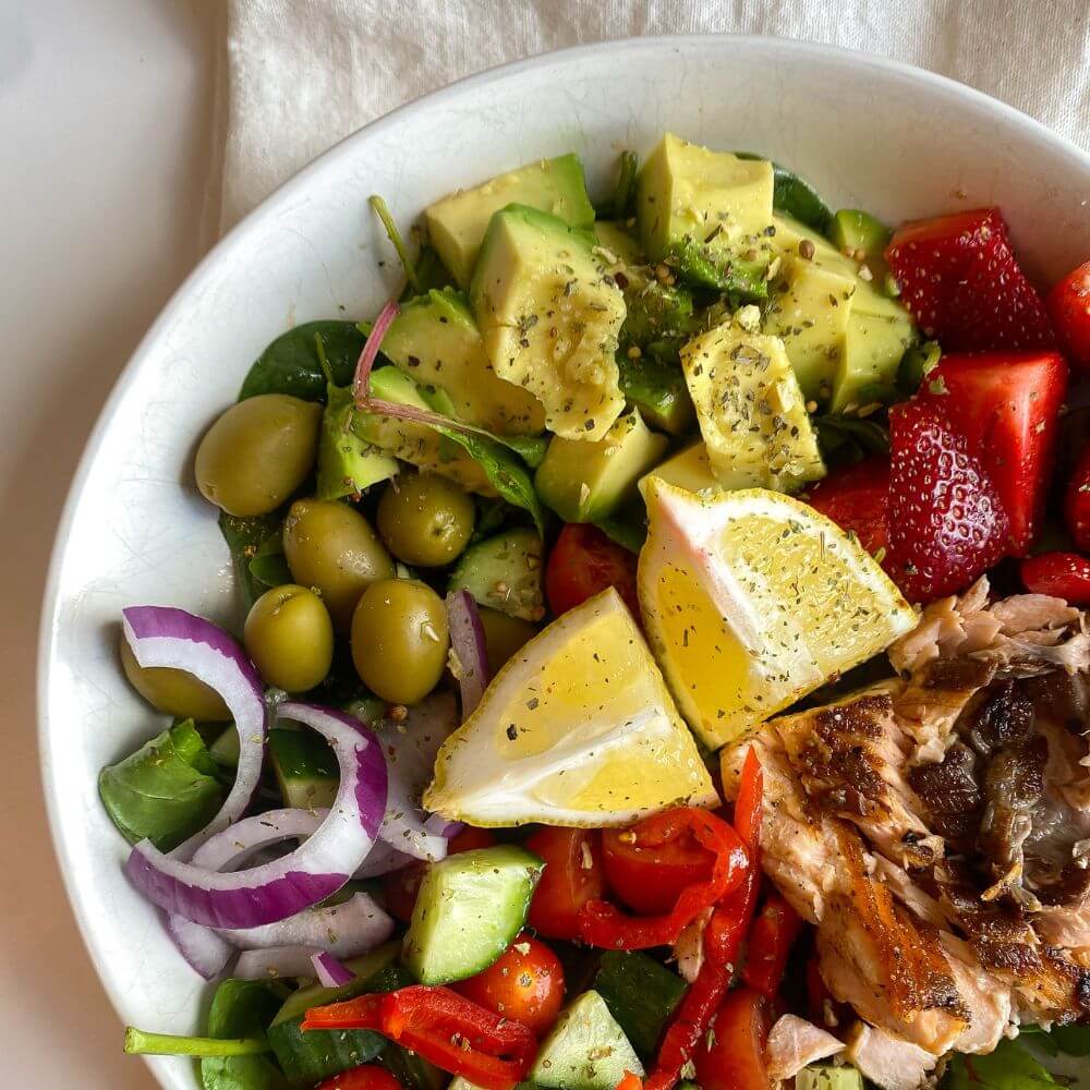 Mediterranean salmon salad bowl