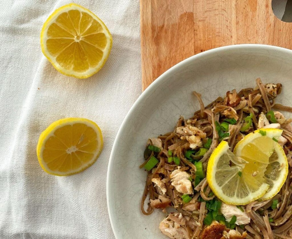 lemon and garlic salmon pasta