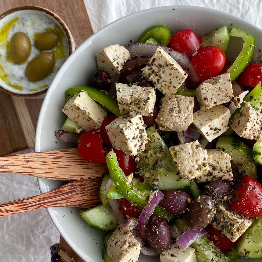 Vegaaninen Kreikkalainen salaatti