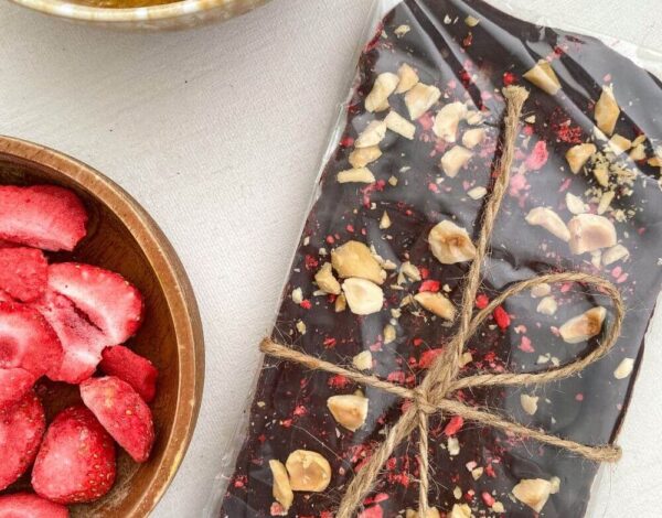 Healthy raw chocolate bark