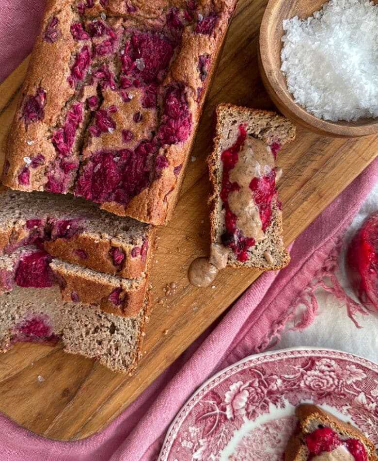 Gluteeniton banaanileipä ilman lisättyä sokeria