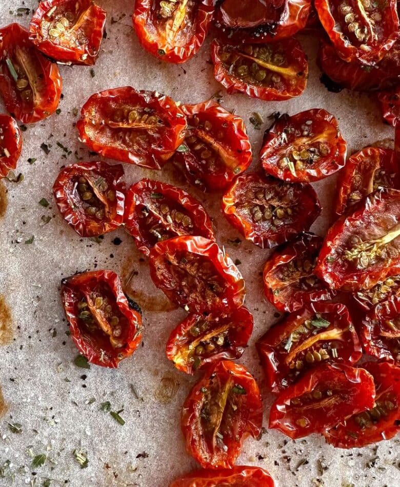 Puolikuivatut tomaatit