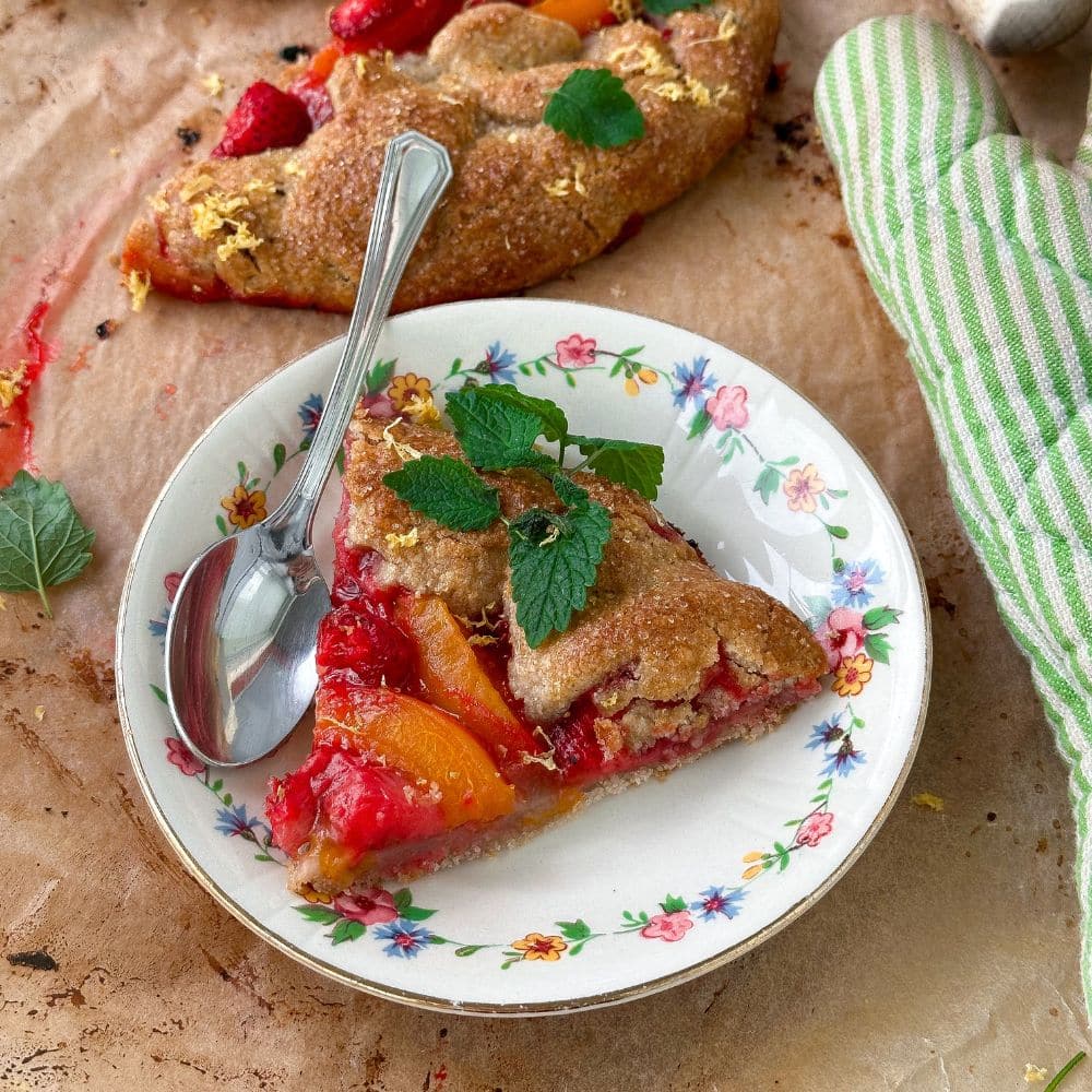 mansikka-aprikoosi galette